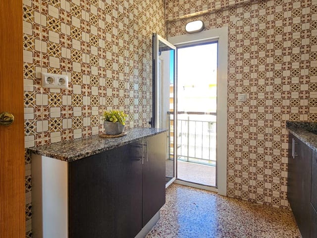 2 Zimmer Apartment zu verkaufen in Miramar mit Pool - 179.000 € (Ref: 9406920)