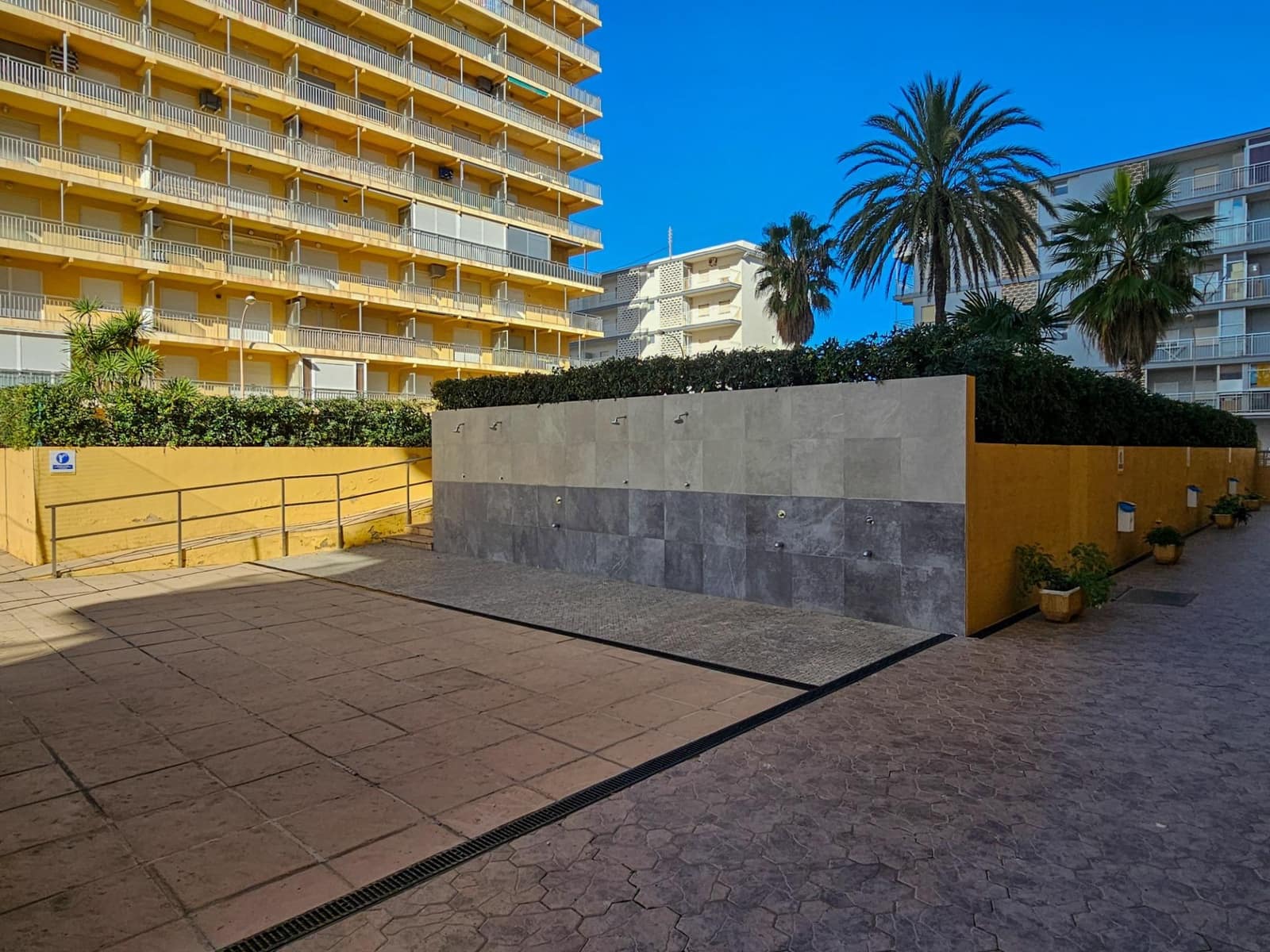 2 Zimmer Apartment zu verkaufen in Miramar mit Pool - 179.000 € (Ref: 9406920)