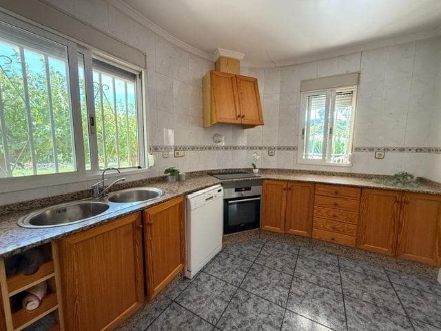 4 soveværelse Villa til salg i Xativa med swimmingpool garage - € 314.900 (Ref: 9419852)