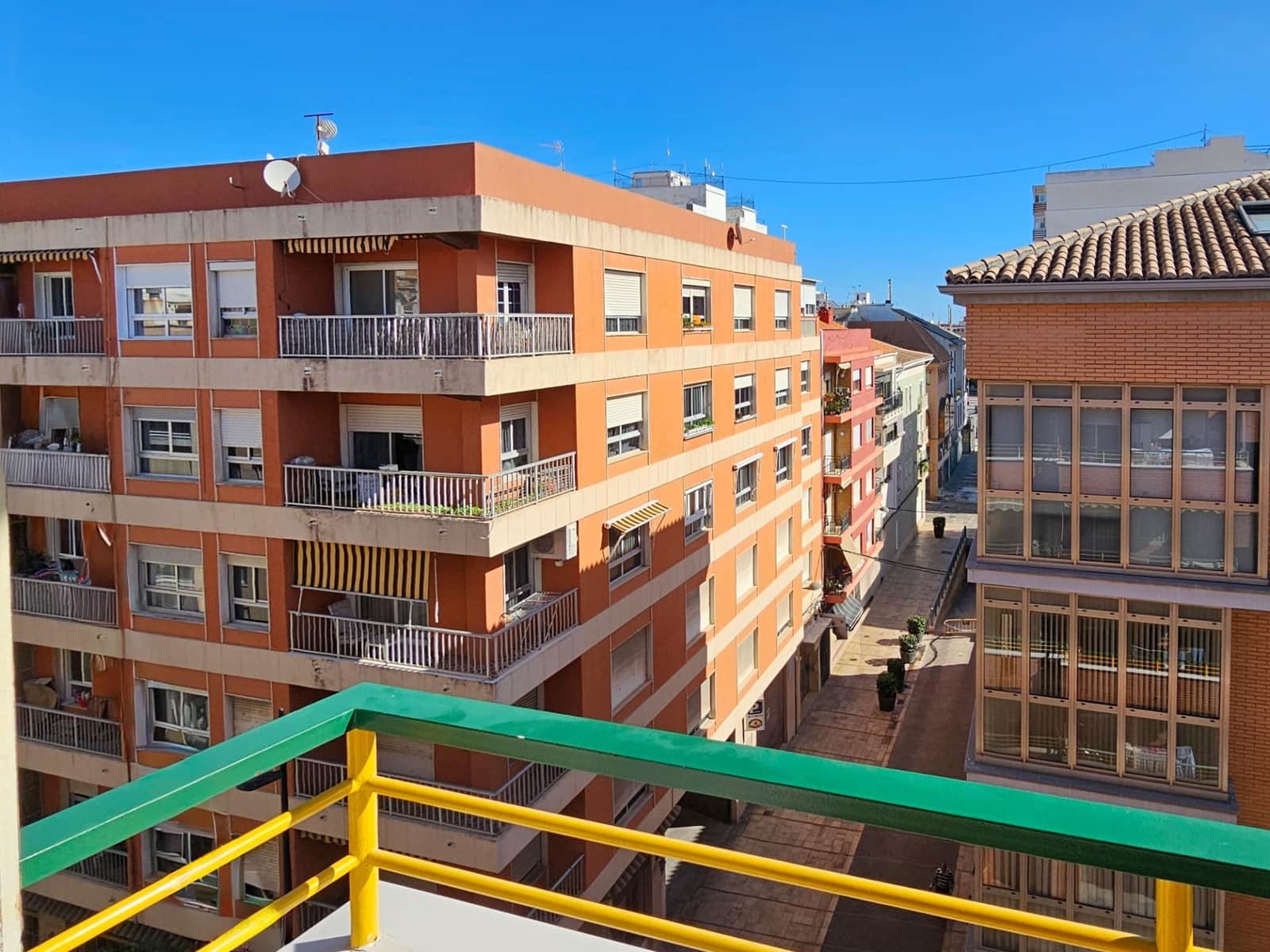 4 bedroom Flat for sale in Gandia - € 199,000 (Ref: 9440184)