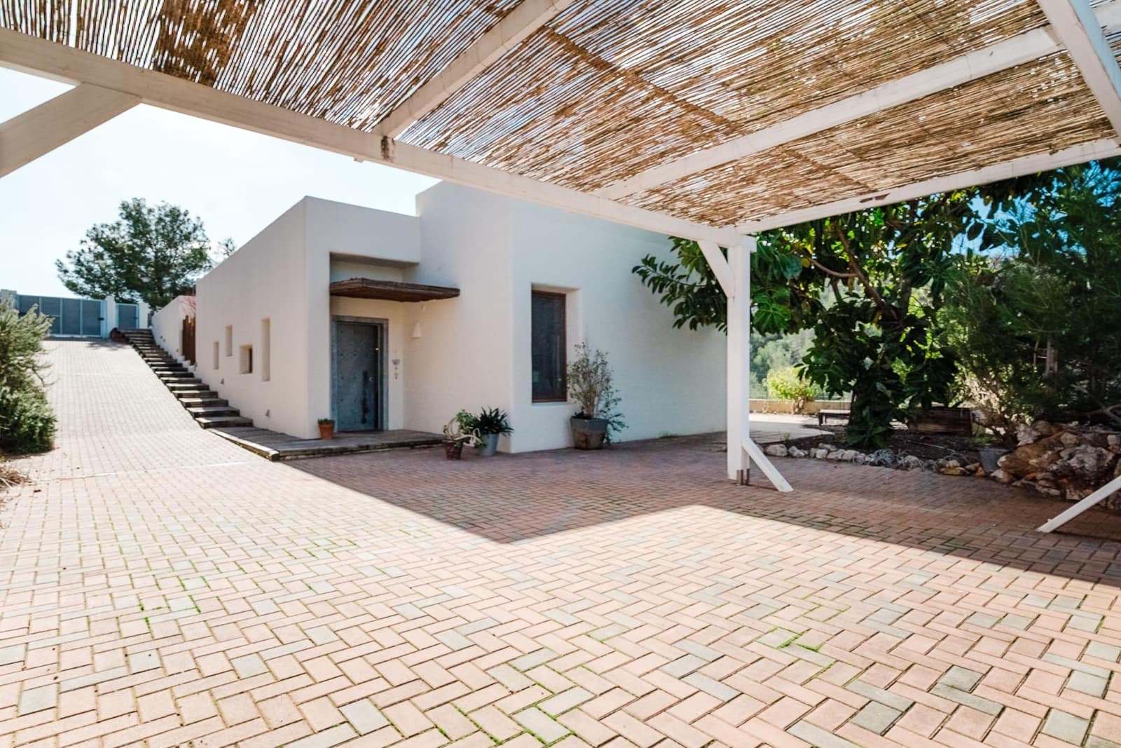 3 bedroom Villa for sale in Gandia with pool garage - € 600,000 (Ref: 9568732)