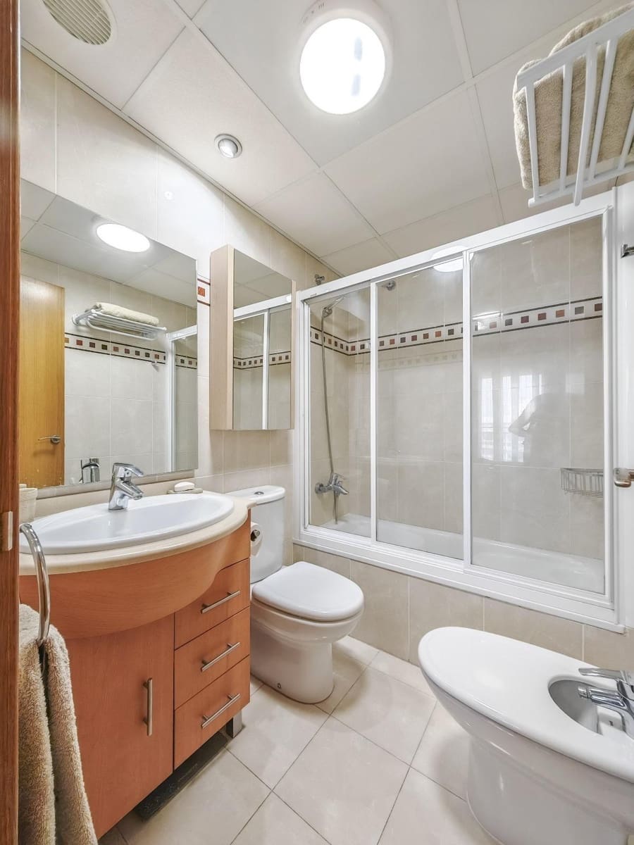 2 bedroom Flat for rent in Gandia with pool - € 950 (Ref: 9582999)