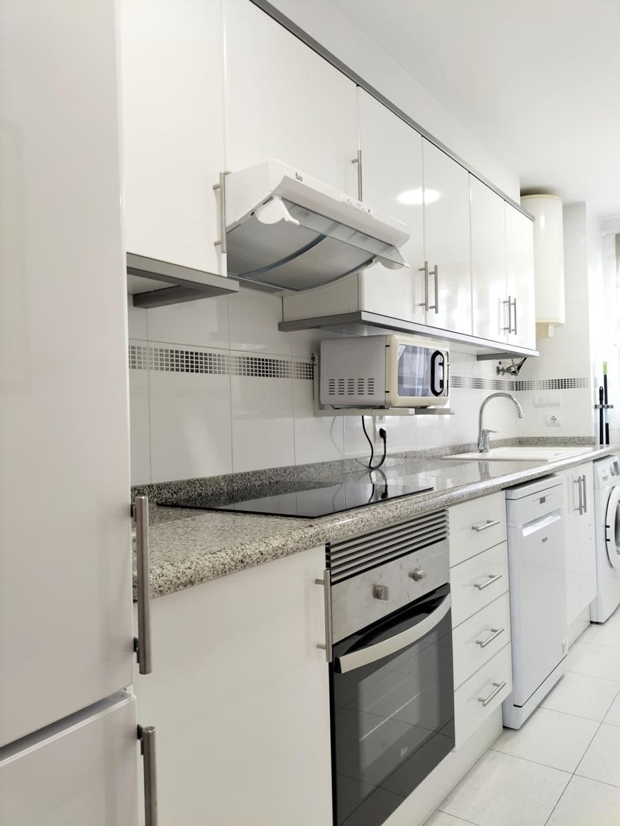 2 bedroom Flat for rent in Gandia with pool - € 950 (Ref: 9582999)