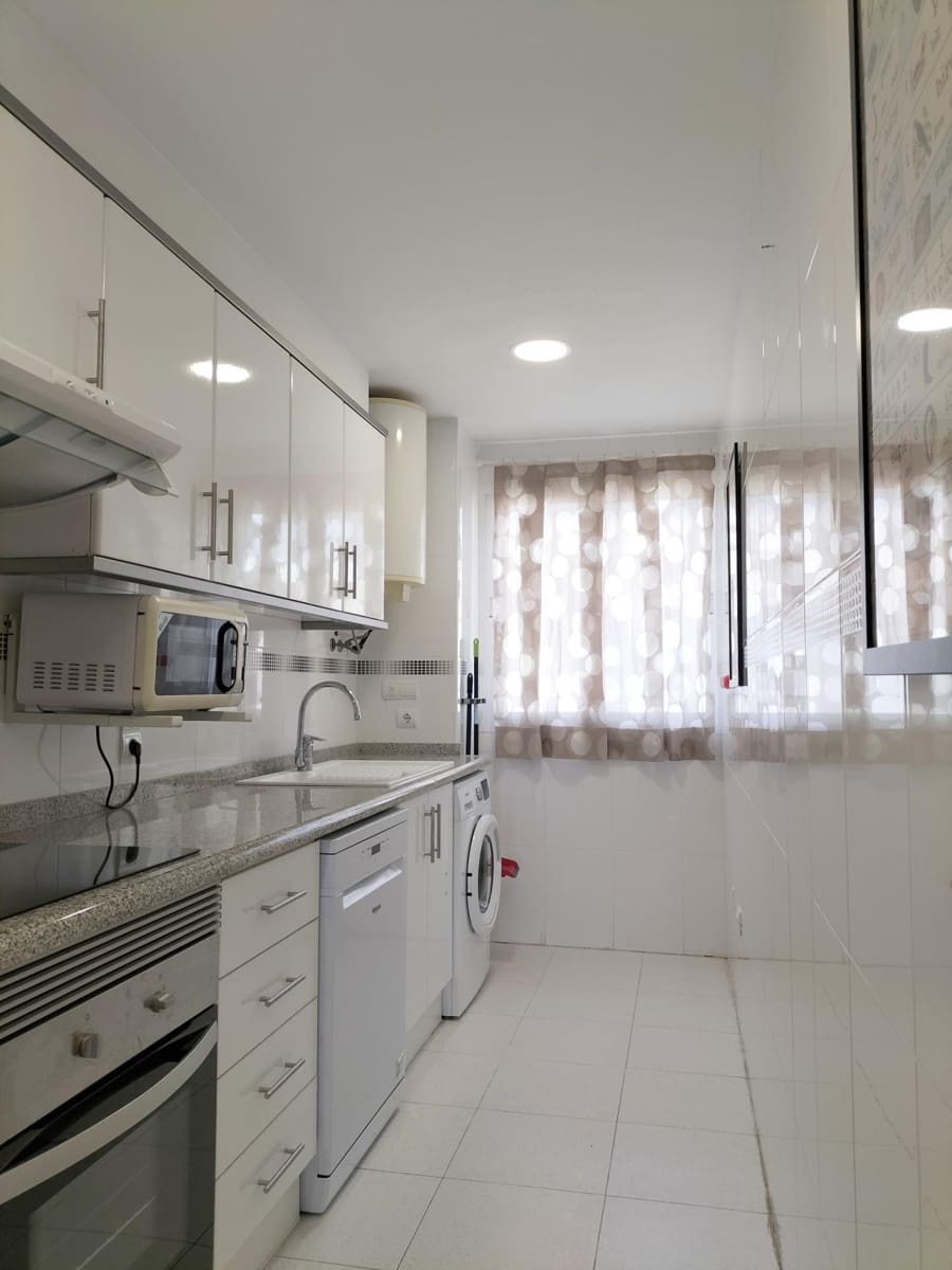 2 bedroom Flat for rent in Gandia with pool - € 950 (Ref: 9582999)