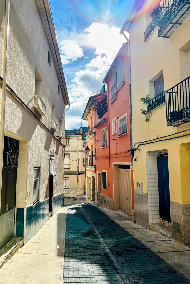 Casa de 3 habitaciones en Montichelvo en venta con garaje - 120.000 € (Ref: 9630064)