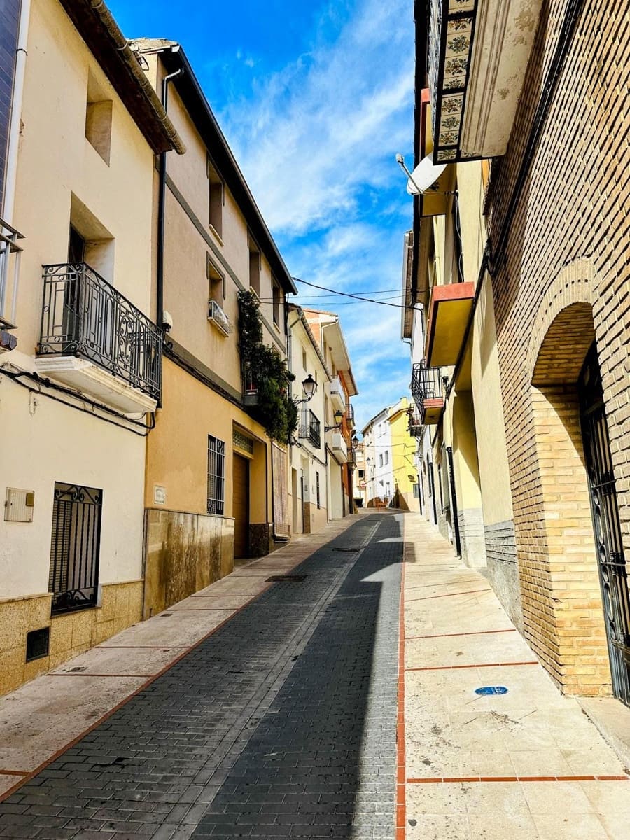 Casa de 3 habitaciones en Montichelvo en venta con garaje - 120.000 € (Ref: 9630064)