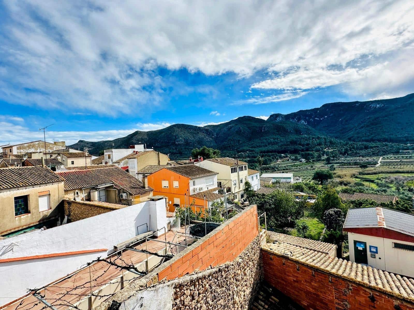 Casa de 3 habitaciones en Montichelvo en venta con garaje - 120.000 € (Ref: 9630064)