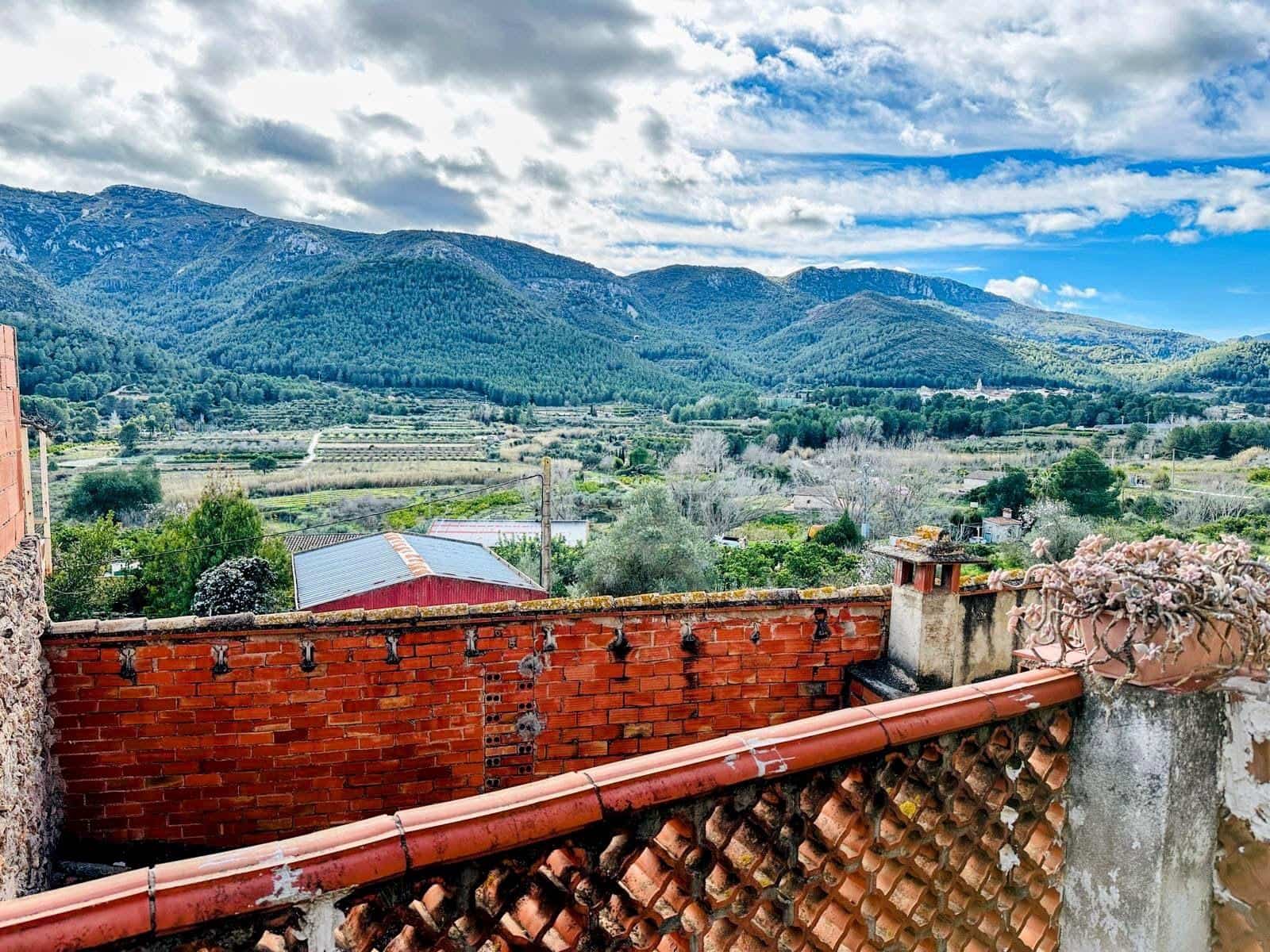 Casa de 3 habitaciones en Montichelvo en venta con garaje - 120.000 € (Ref: 9630064)