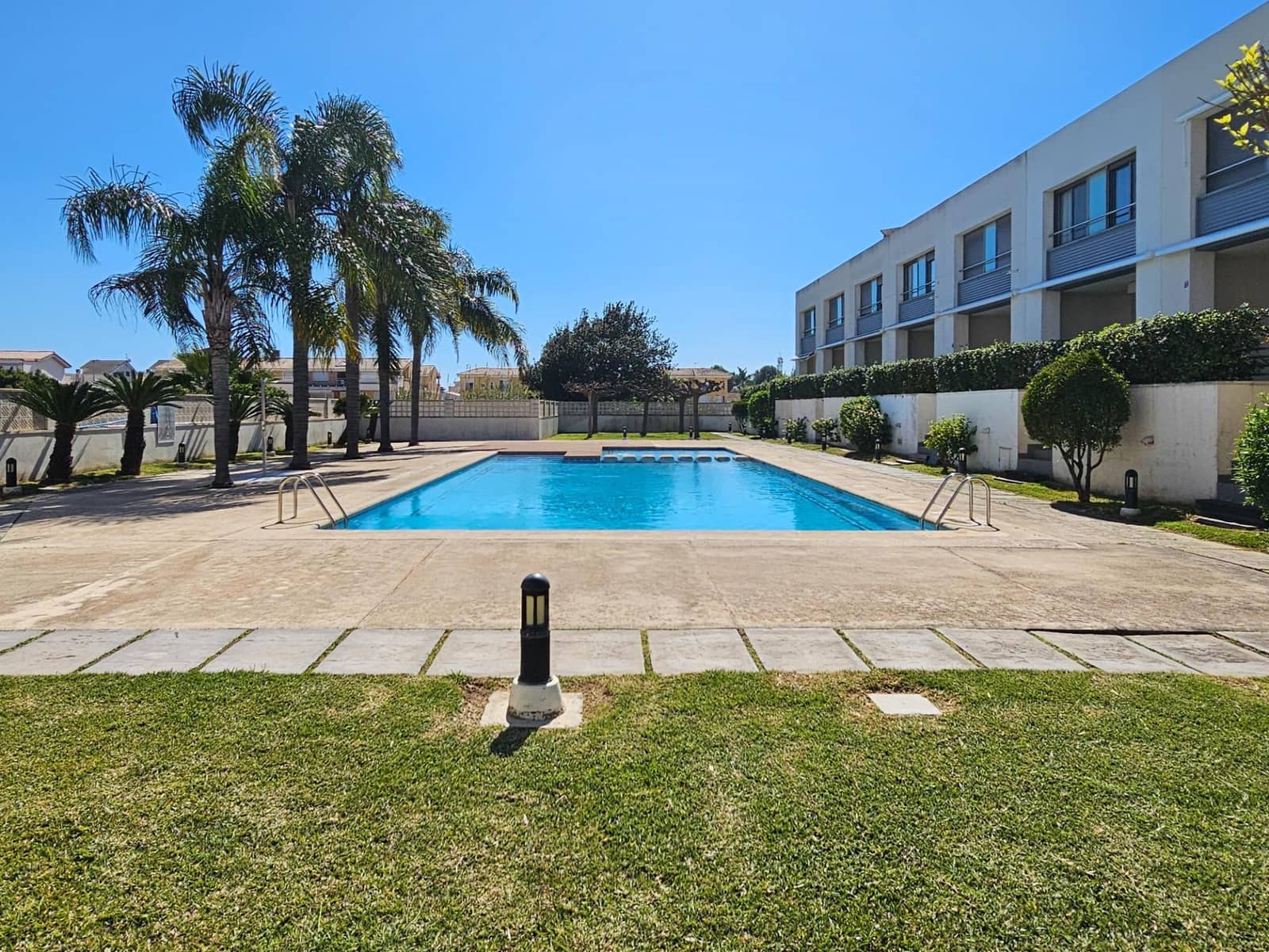 3 soveværelse Rækkehus til salg i Daimus med swimmingpool garage - € 329.000 (Ref: 9695392)