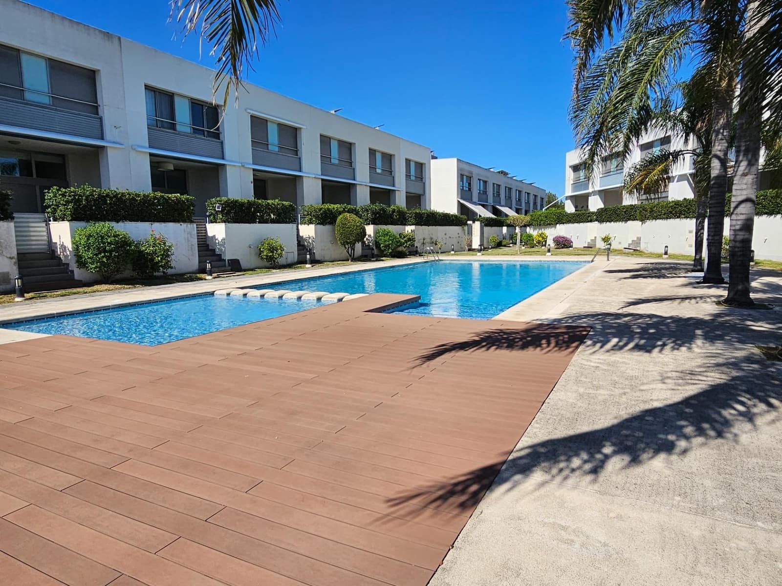 3 soveværelse Rækkehus til salg i Daimus med swimmingpool garage - € 329.000 (Ref: 9695392)