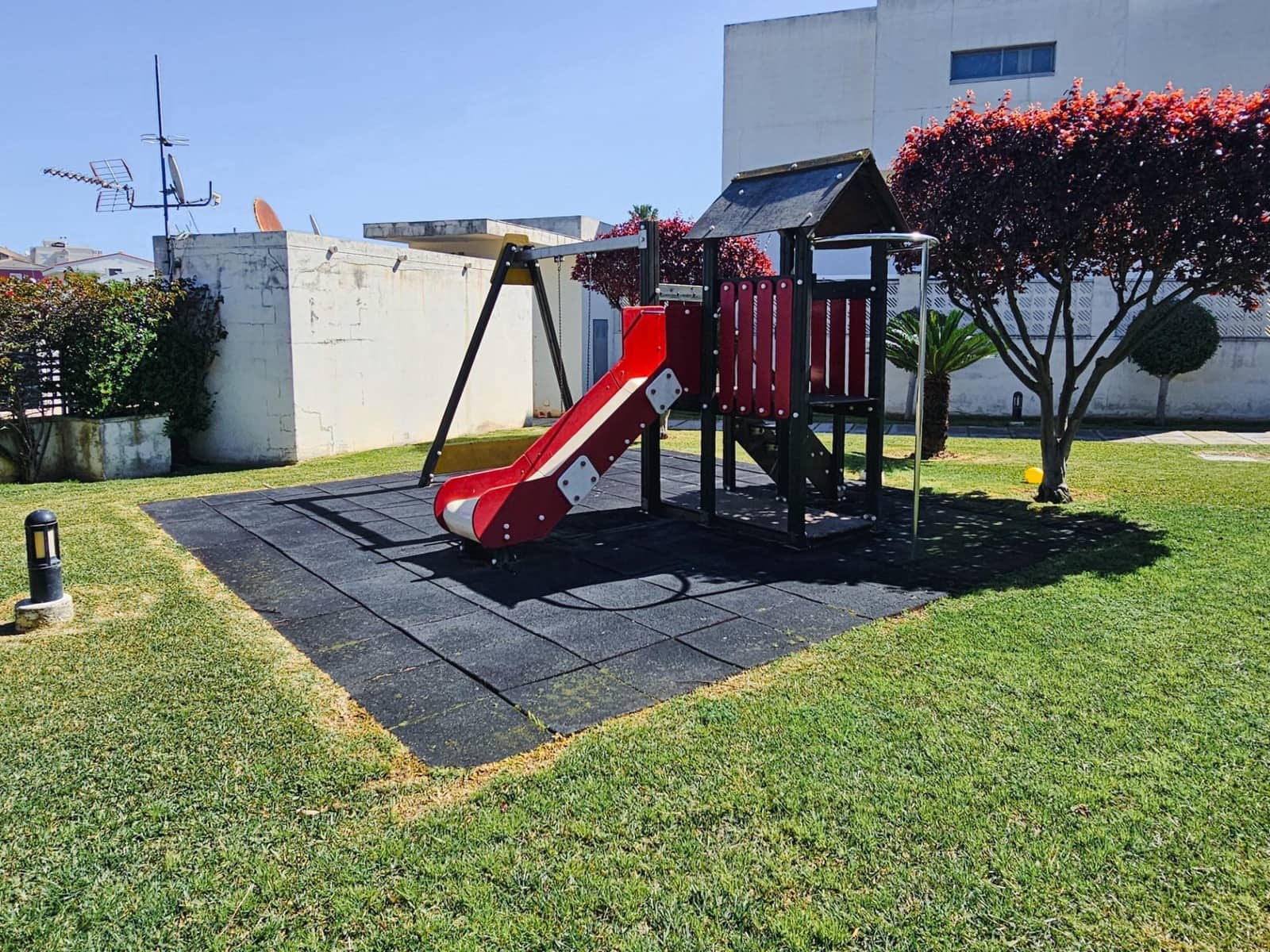 3 soveværelse Rækkehus til salg i Daimus med swimmingpool garage - € 329.000 (Ref: 9695392)