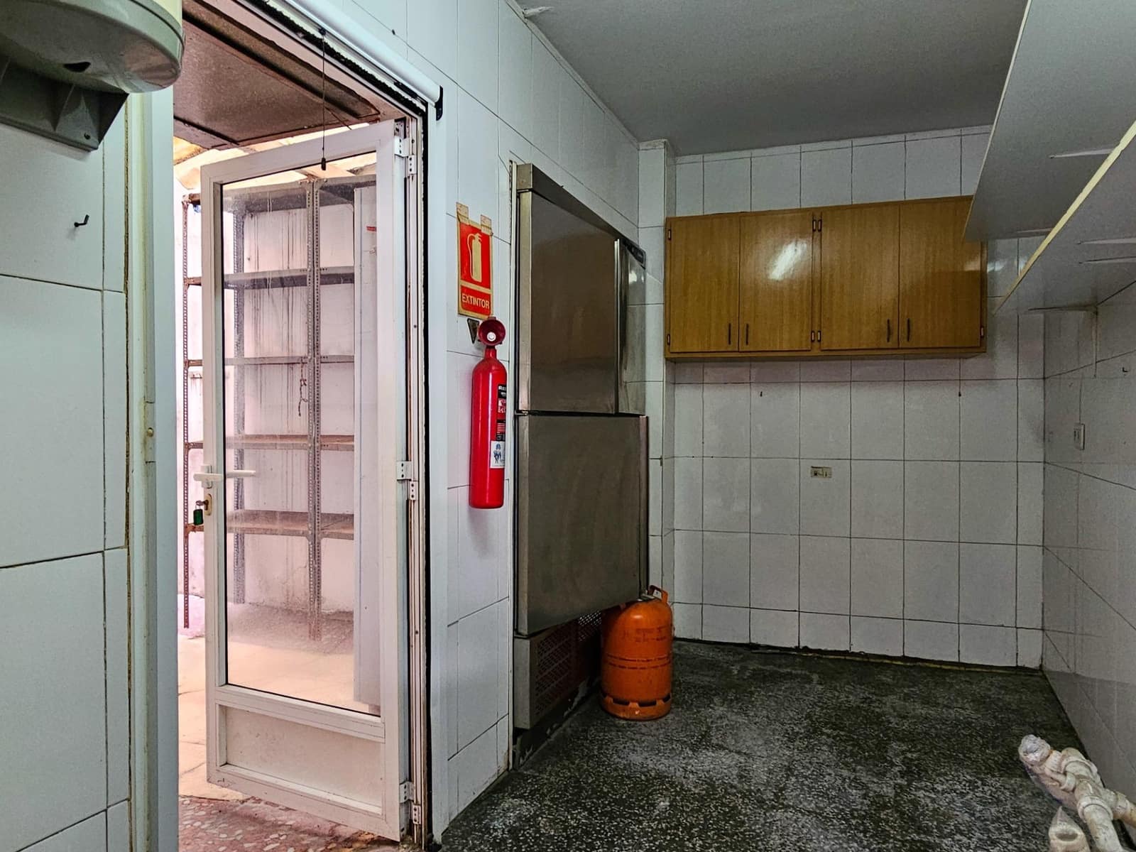 Erhverv til salg i Oliva - € 75.000 (Ref: 9695393)