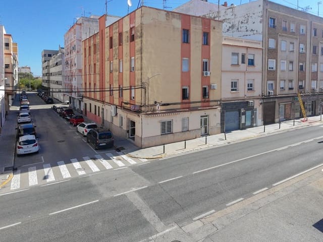 Commercieel te koop in Oliva - € 75.000 (Ref: 9695393)