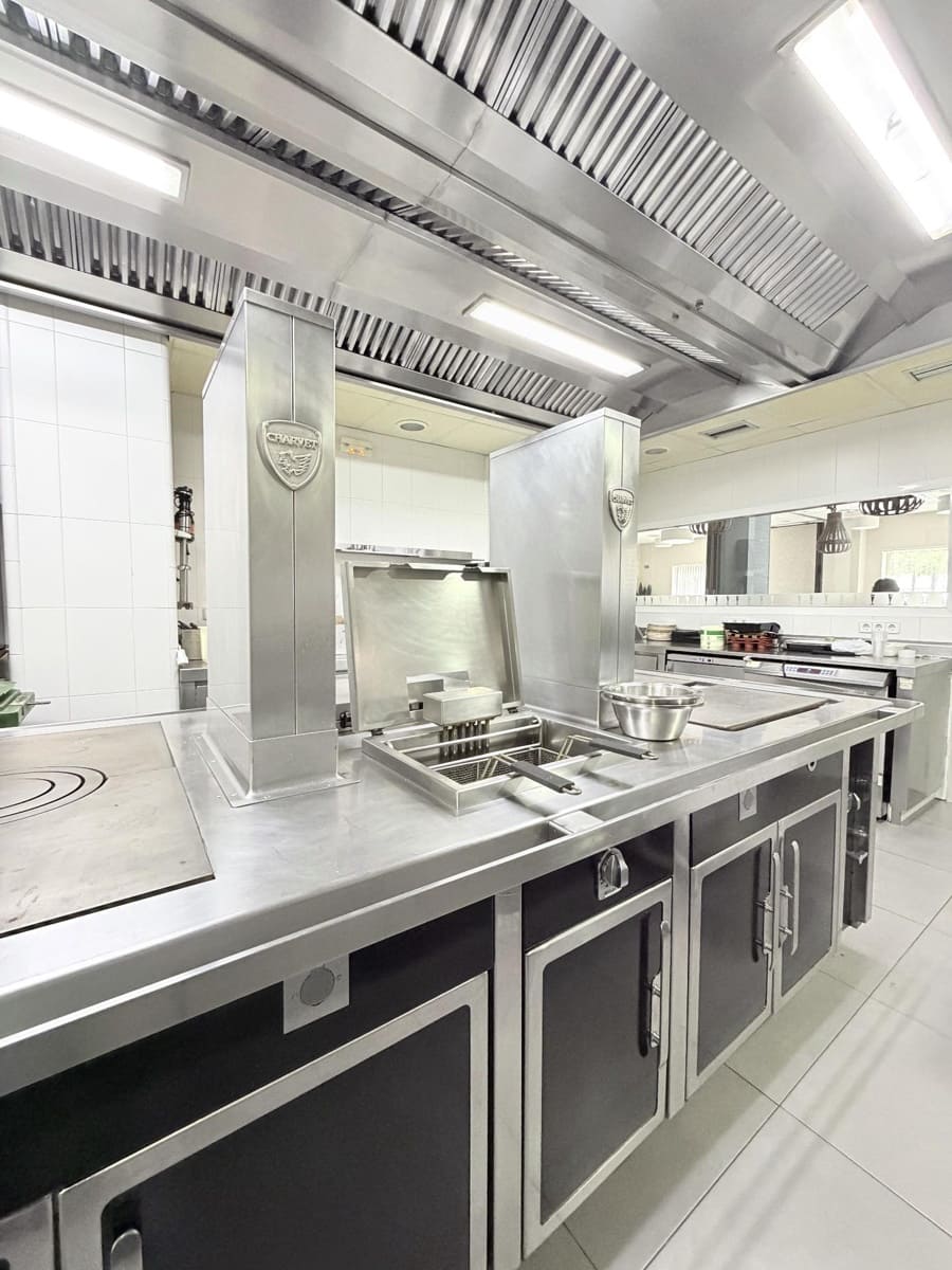 Commercial for sale in Tavernes de la Valldigna - € 430,000 (Ref: 9738624)