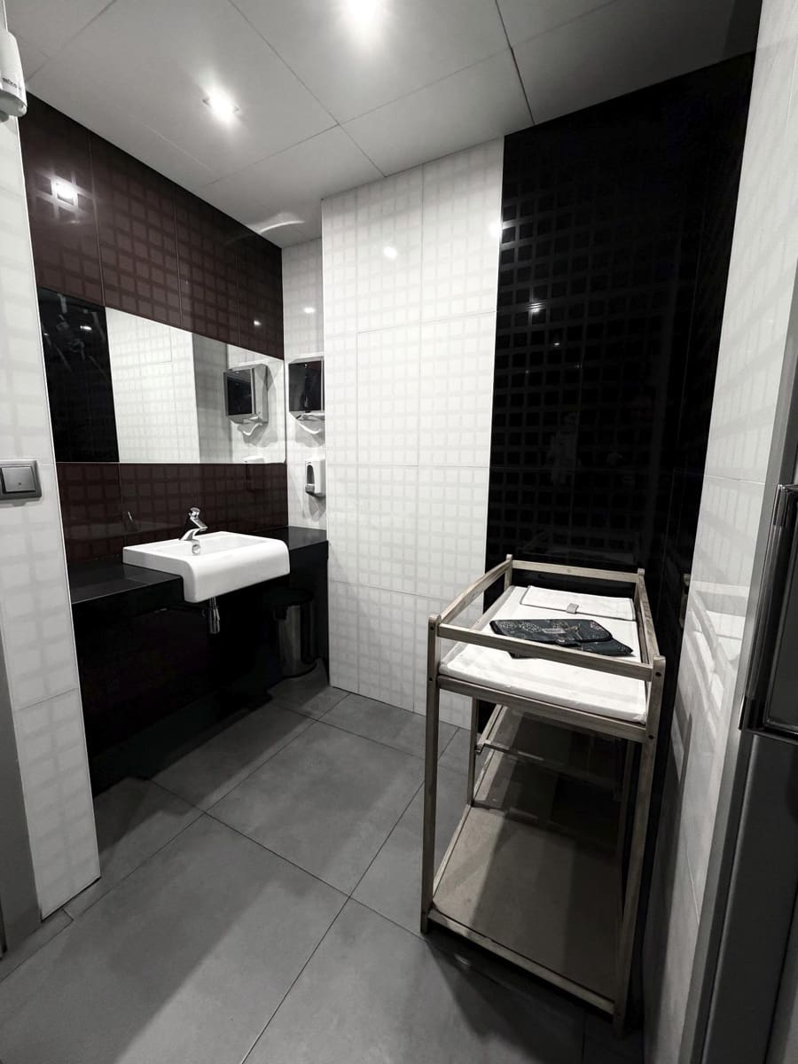 Commercial for sale in Tavernes de la Valldigna - € 430,000 (Ref: 9738624)