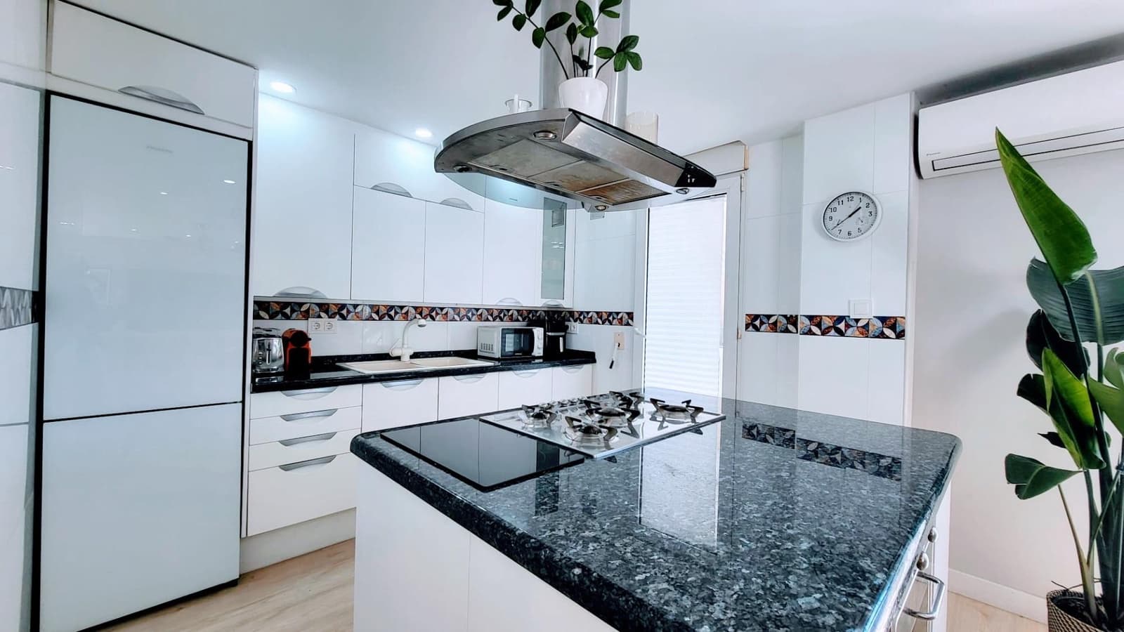 2 sovrum Takvåning till salu i Denia med pool garage - 412 000 € (Ref: 9741766)