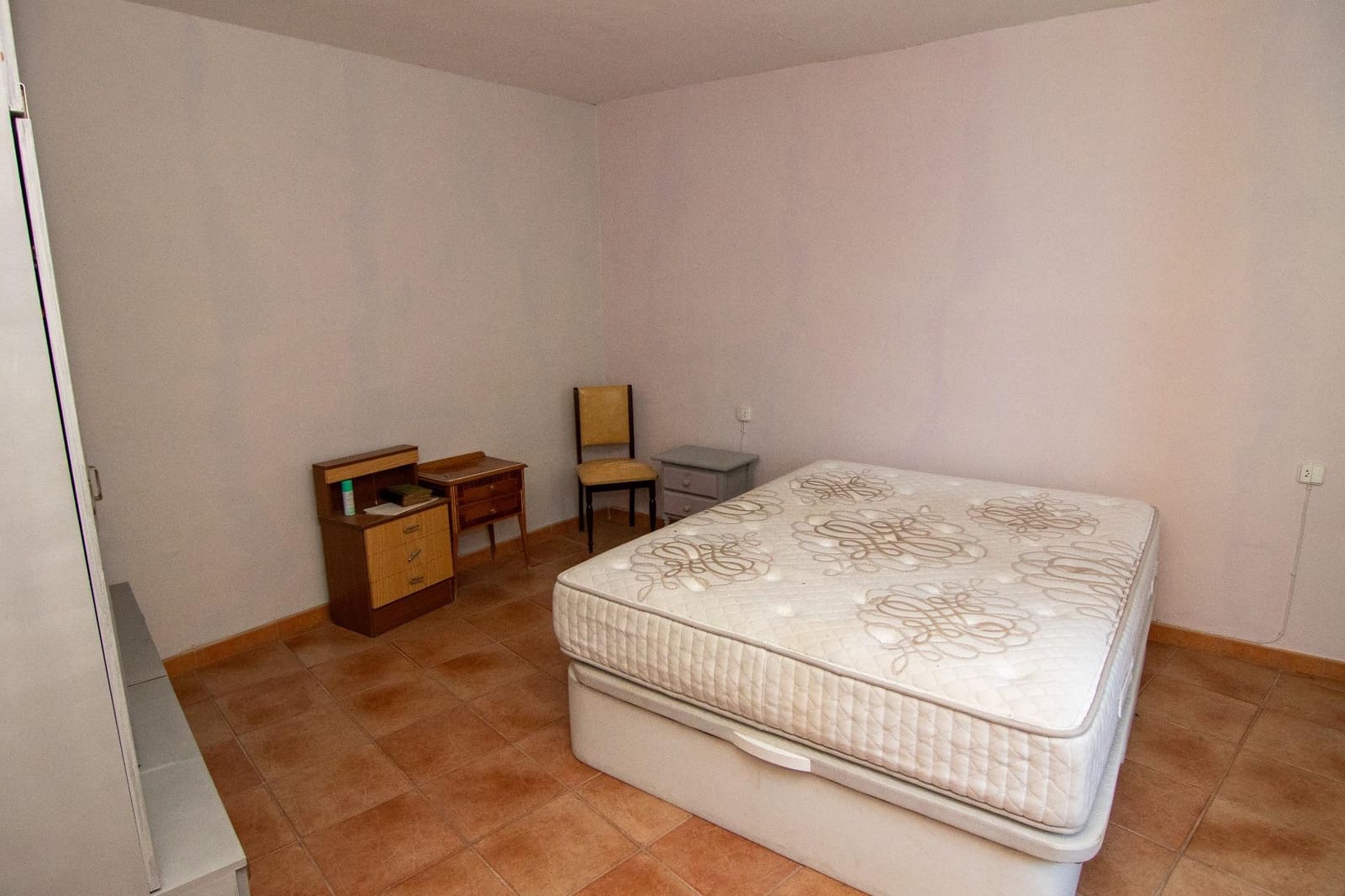 4 bedroom Townhouse for sale in Planes - € 80,000 (Ref: 9741804)