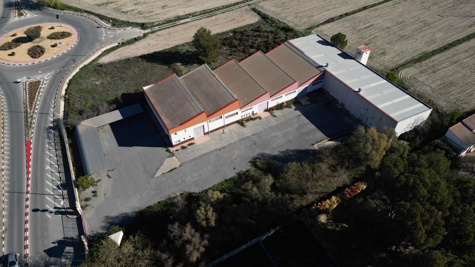 Biznes na sprzedaż w Onil - 950 000 € (Ref: 9770711)