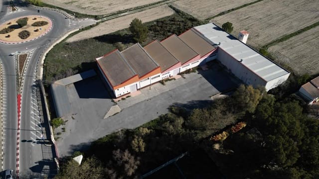 Biznes na sprzedaż w Onil - 950 000 € (Ref: 9770711)