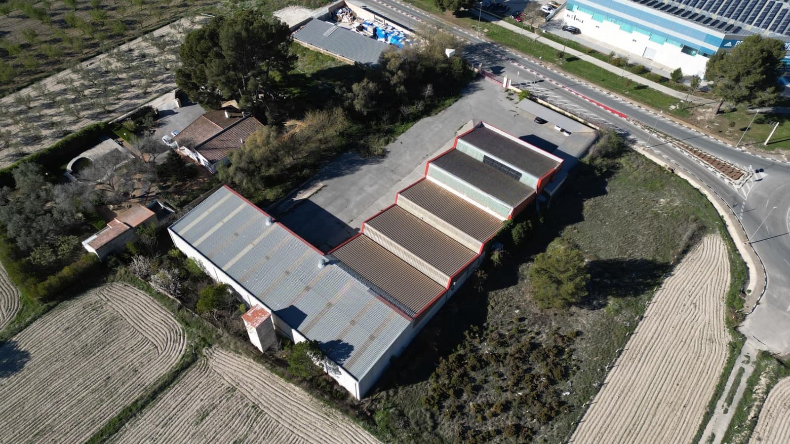 Biznes na sprzedaż w Onil - 950 000 € (Ref: 9770711)