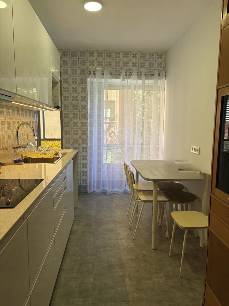 1 slaapkamer Flat te huur in Torrent - € 1.000 (Ref: 9784493)