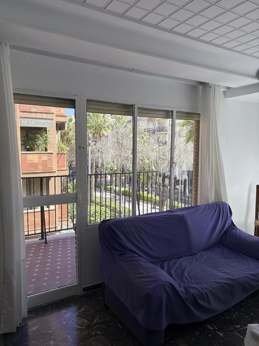 1 slaapkamer Flat te huur in Torrent - € 1.000 (Ref: 9784493)