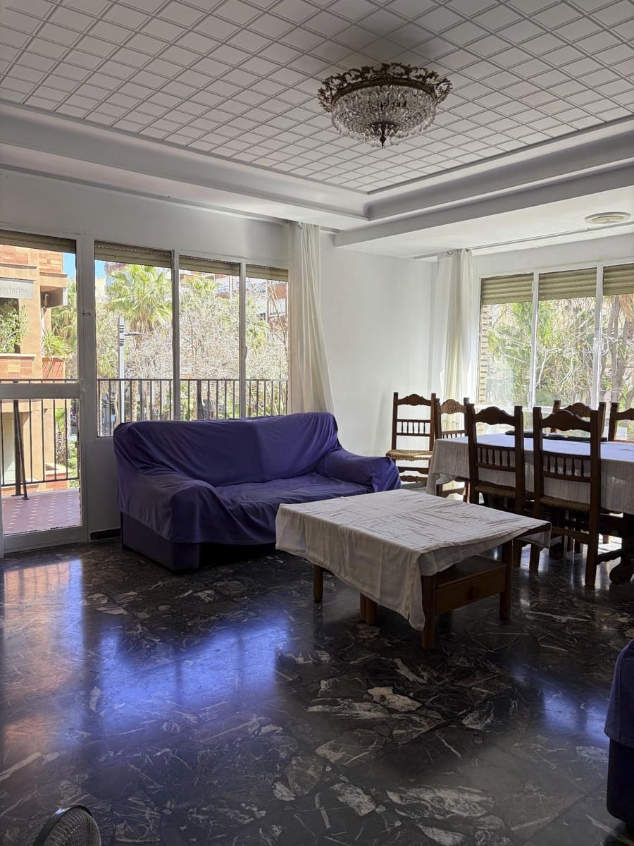 1 slaapkamer Flat te huur in Torrent - € 1.000 (Ref: 9784493)