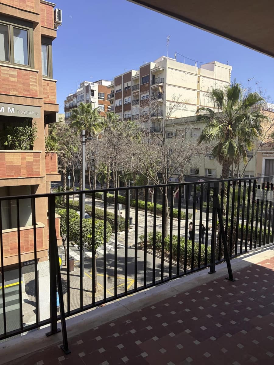 1 slaapkamer Flat te huur in Torrent - € 1.000 (Ref: 9784493)