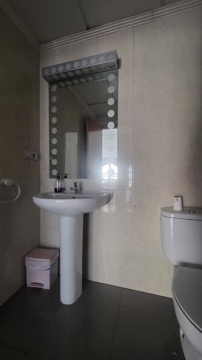 Commercial for sale in Tavernes de la Valldigna - € 219,000 (Ref: 9811971)