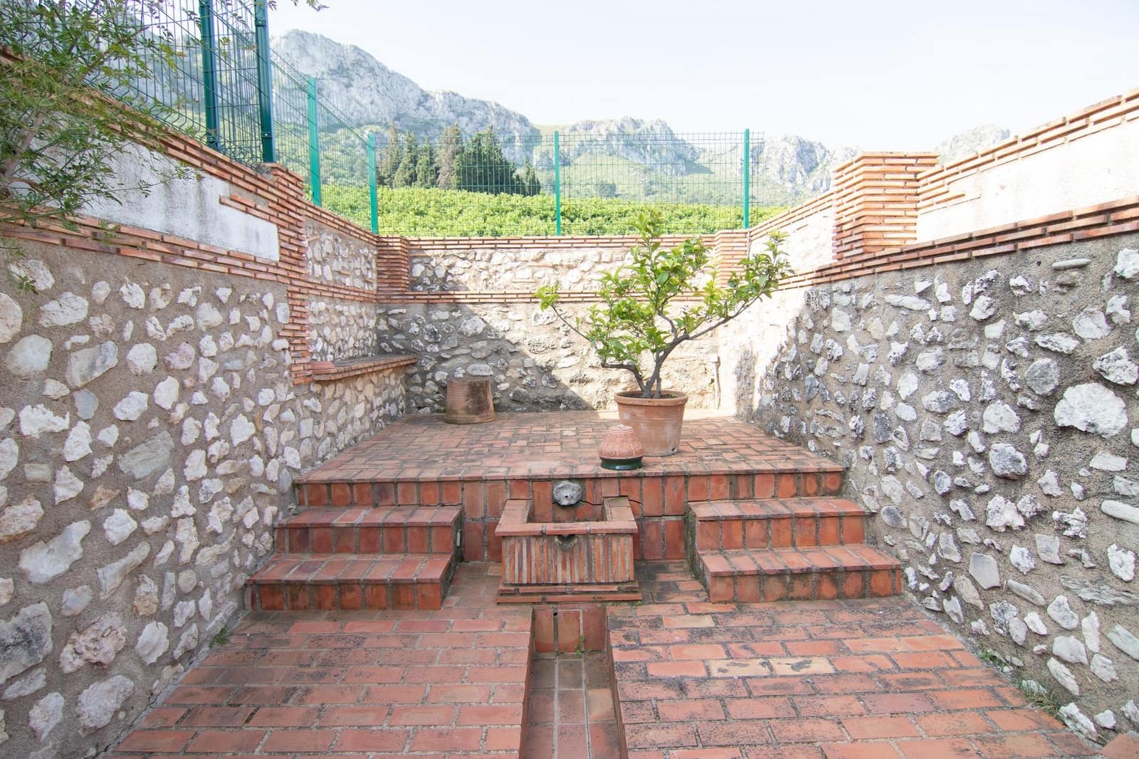 2 bedroom Townhouse for sale in Vall de Gallinera - € 220,000 (Ref: 9822986)