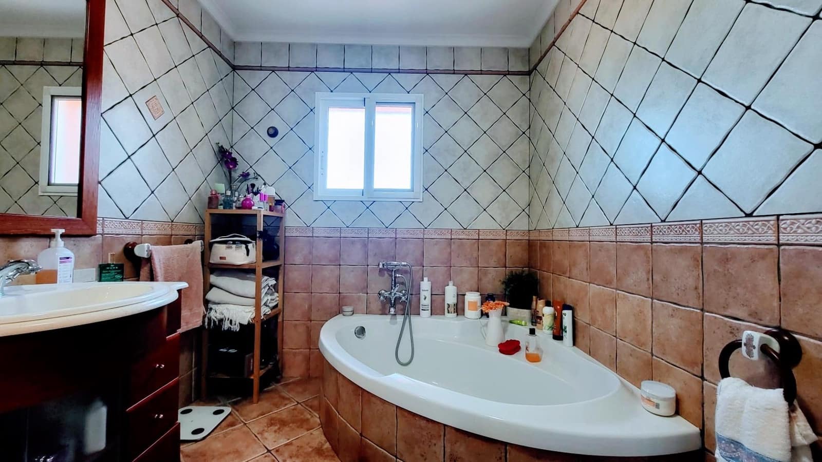 3 bedroom Villa for sale in Ador with pool garage - € 439,000 (Ref: 9840379)