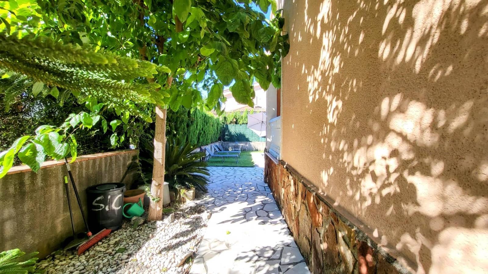 3 bedroom Villa for sale in Ador with pool garage - € 439,000 (Ref: 9840379)