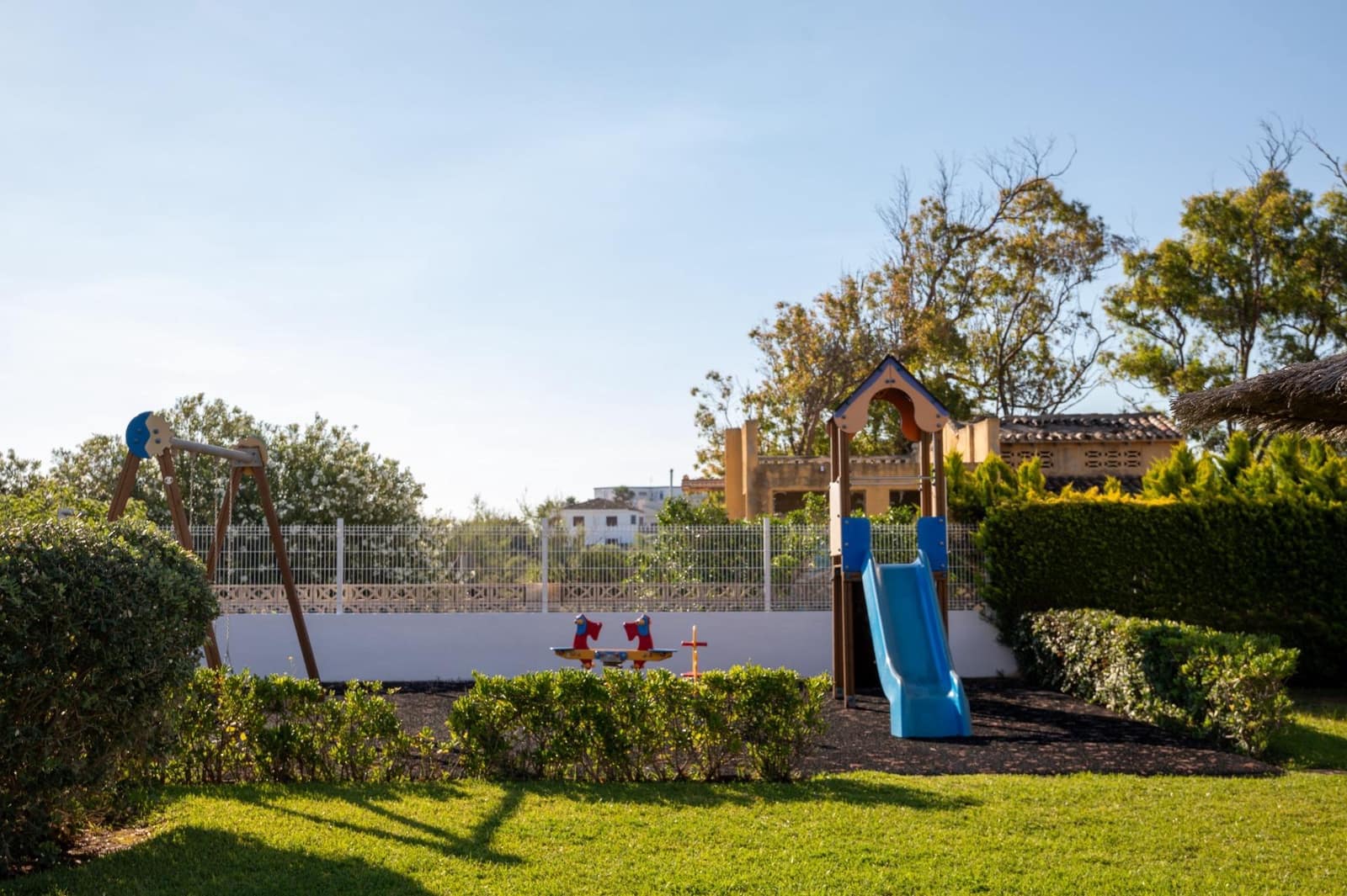 2 bedroom Apartment for sale in Denia with pool garage - € 399,000 (Ref: 9867074)