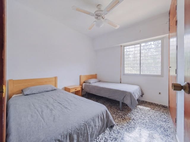 4 quarto Moradia para venda em Chiva com piscina garagem - 320 000 € (Ref: 9867075)