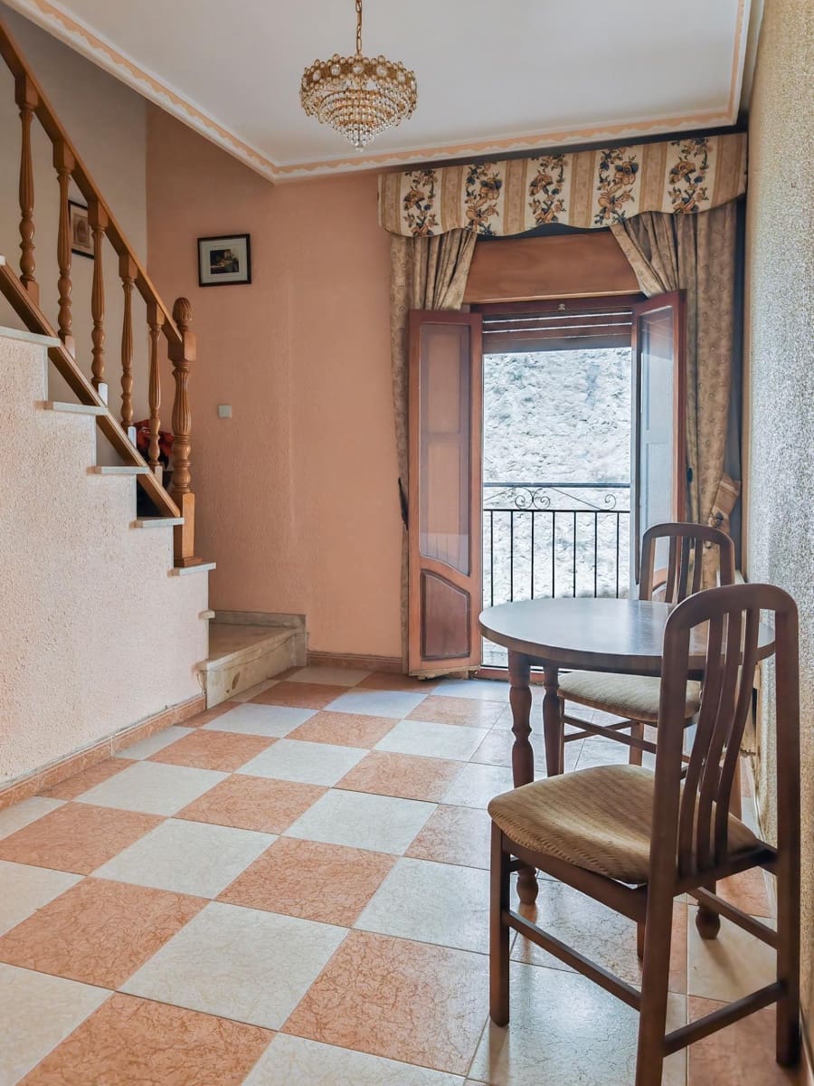 5 chambre Maison de Ville à vendre à Otos - 50 000 € (Ref: 9867076)