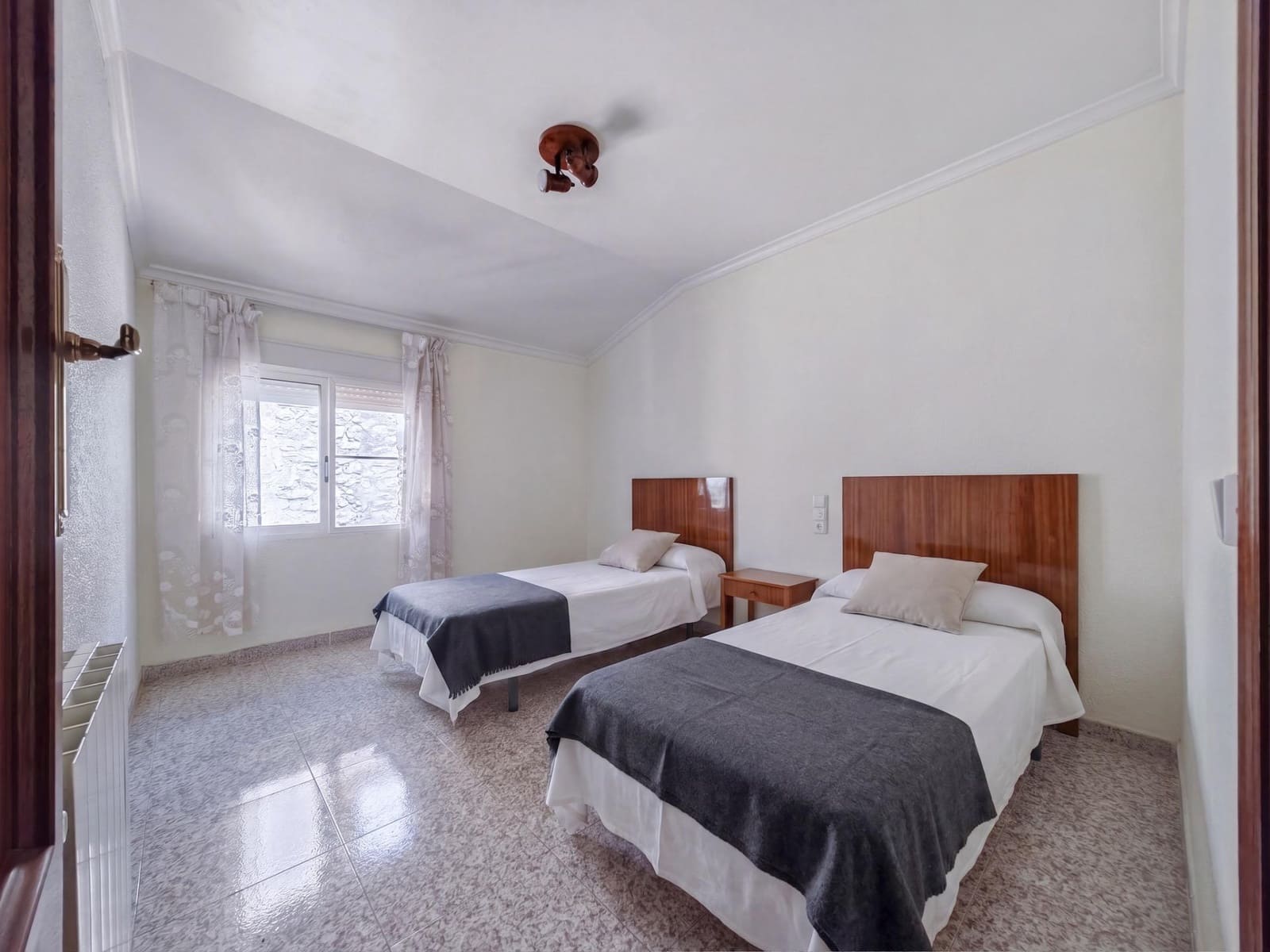 5 chambre Maison de Ville à vendre à Otos - 50 000 € (Ref: 9867076)