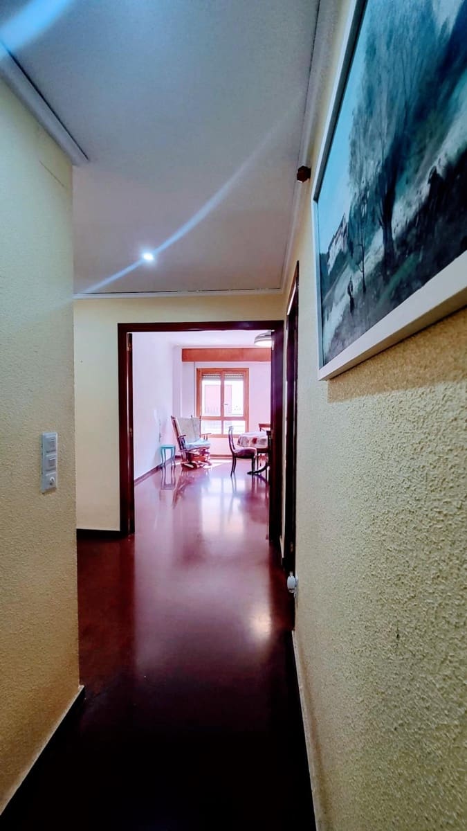 4 bedroom Flat for sale in Oliva - € 134,000 (Ref: 9929449)