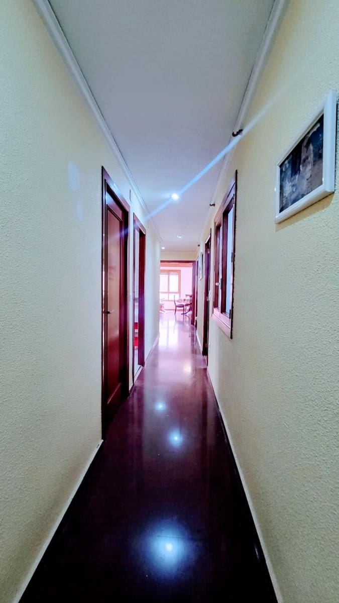 4 bedroom Flat for sale in Oliva - € 134,000 (Ref: 9929449)