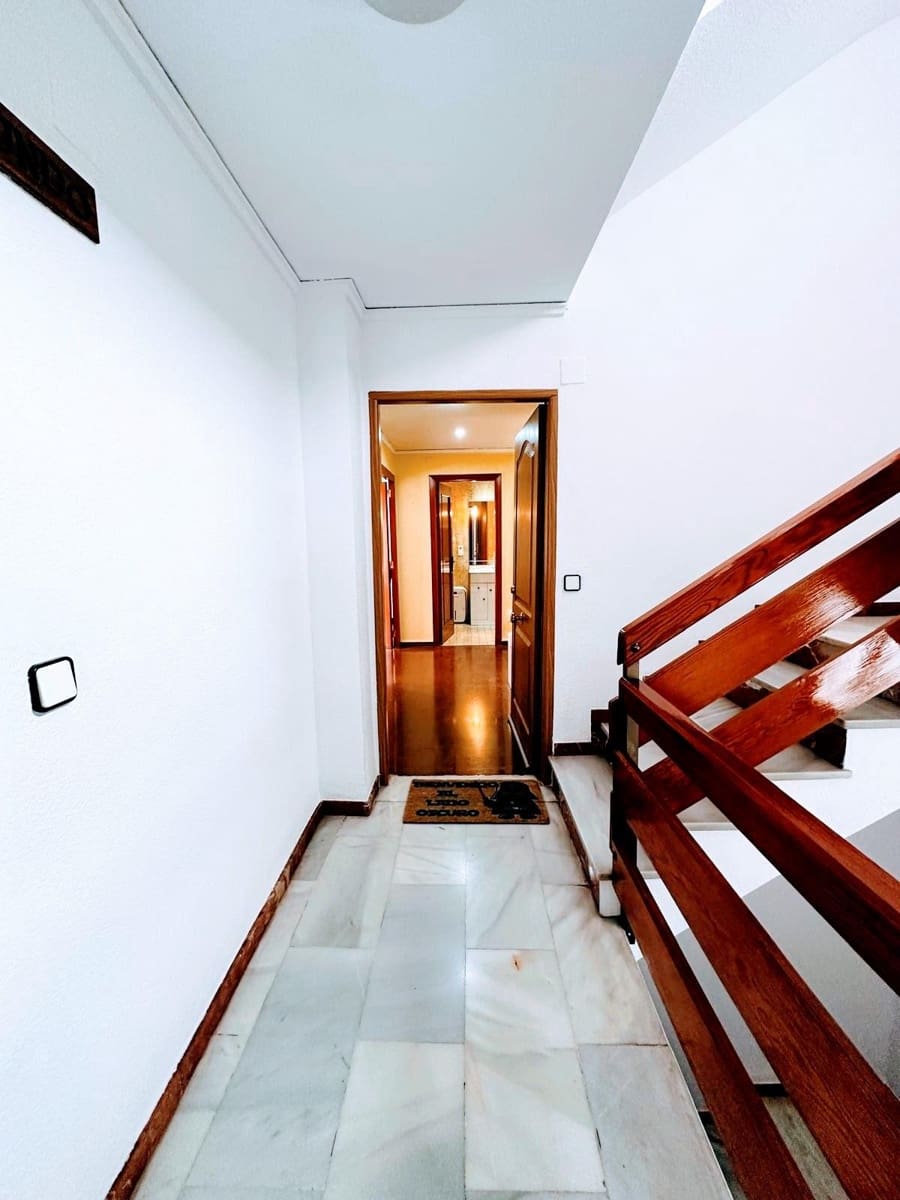 4 bedroom Flat for sale in Oliva - € 134,000 (Ref: 9929449)