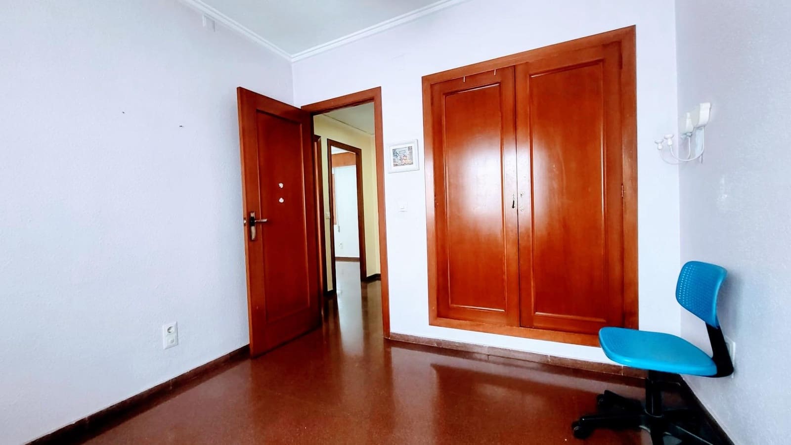 4 bedroom Flat for sale in Oliva - € 134,000 (Ref: 9929449)