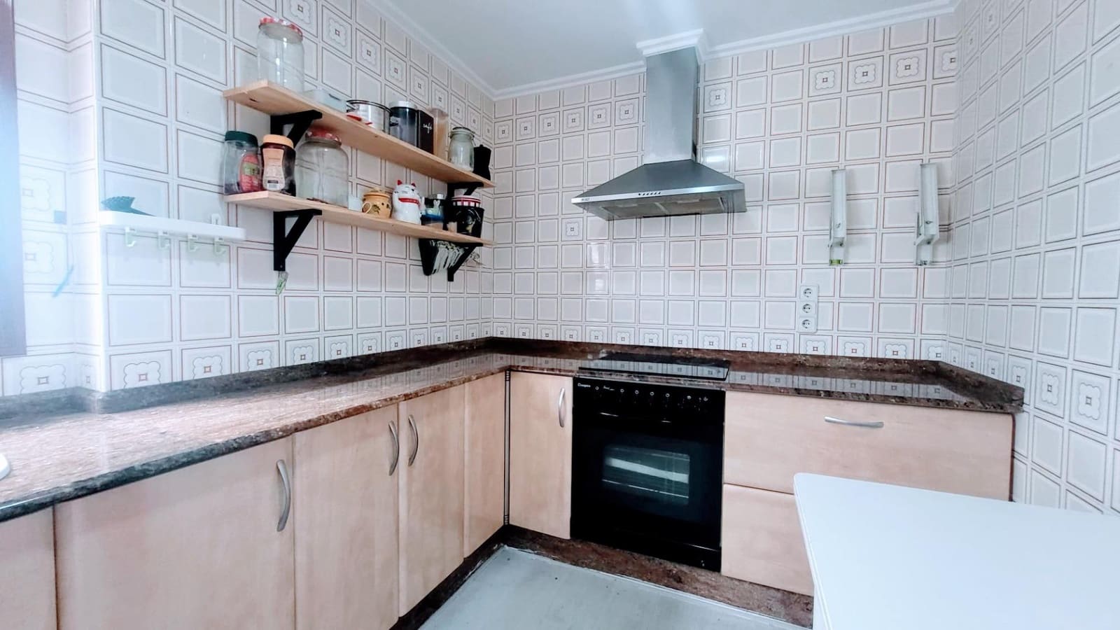 4 bedroom Flat for sale in Oliva - € 134,000 (Ref: 9929449)