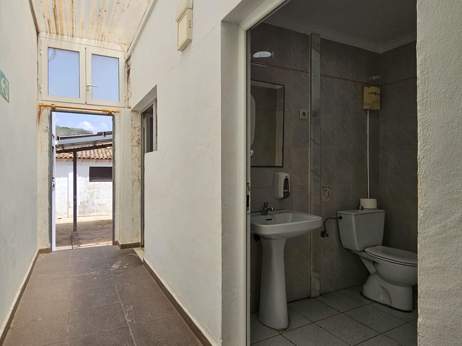4 slaapkamer Commercieel te koop in Rotova - € 220.000 (Ref: 9929450)