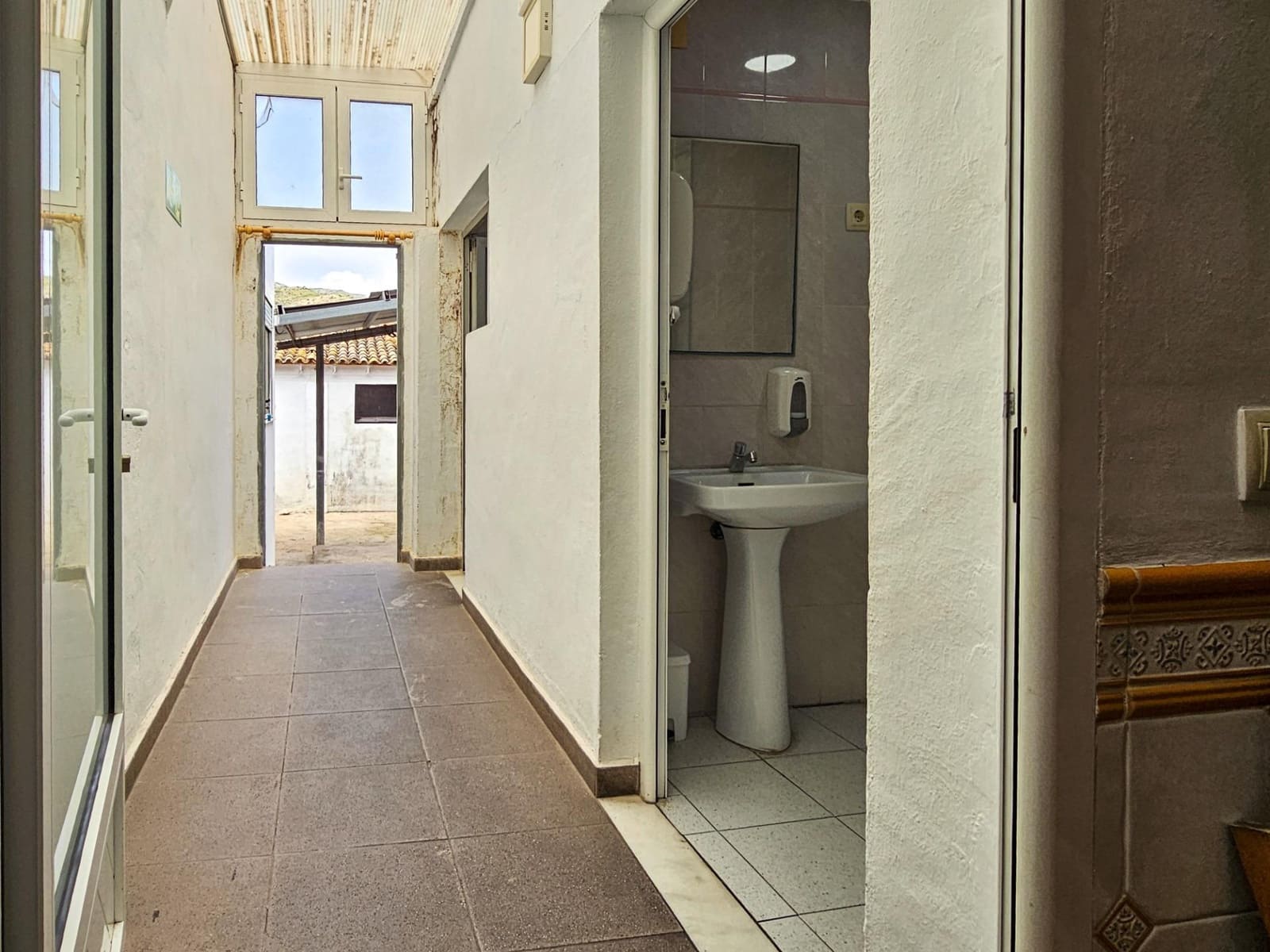4 slaapkamer Commercieel te koop in Rotova - € 220.000 (Ref: 9929450)