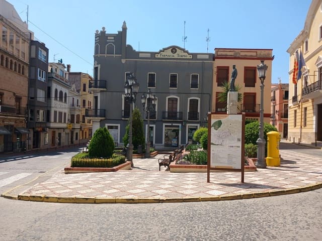 Kommersiell til salgs i Oliva Pueblo, Oliva - € 112 000 (Ref: 9949840)