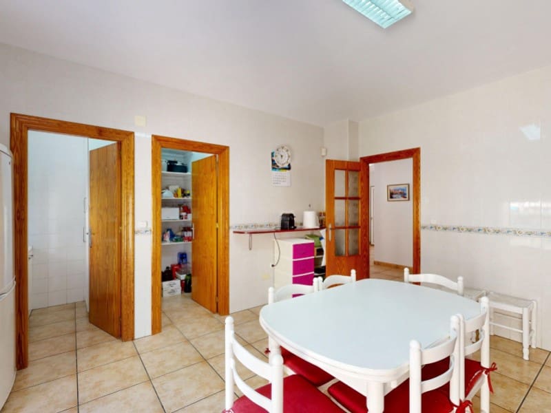 6 bedroom Villa for sale in La Manga del Mar Menor - € 995,000 (Ref: 9109063)