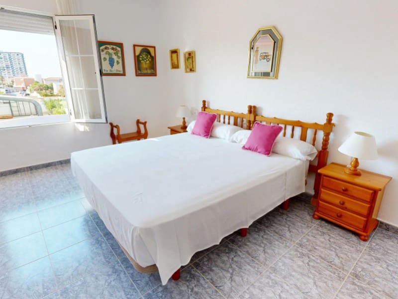 6 bedroom Villa for sale in La Manga del Mar Menor - € 995,000 (Ref: 9109063)