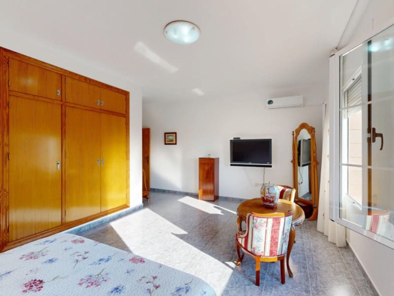 6 bedroom Villa for sale in La Manga del Mar Menor - € 995,000 (Ref: 9109063)