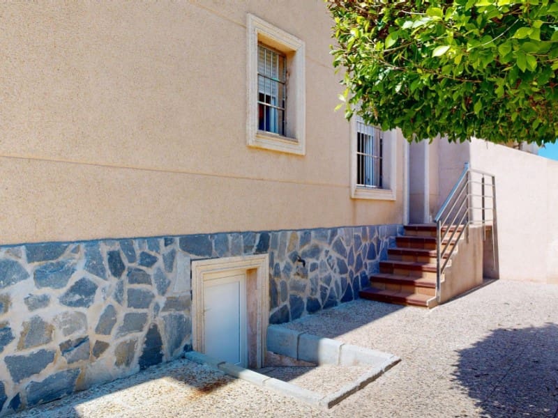 6 bedroom Villa for sale in La Manga del Mar Menor - € 995,000 (Ref: 9109063)