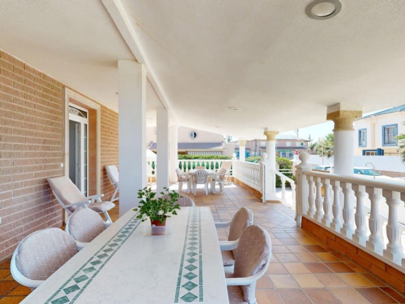 6 bedroom Villa for sale in La Manga del Mar Menor - € 995,000 (Ref: 9109063)