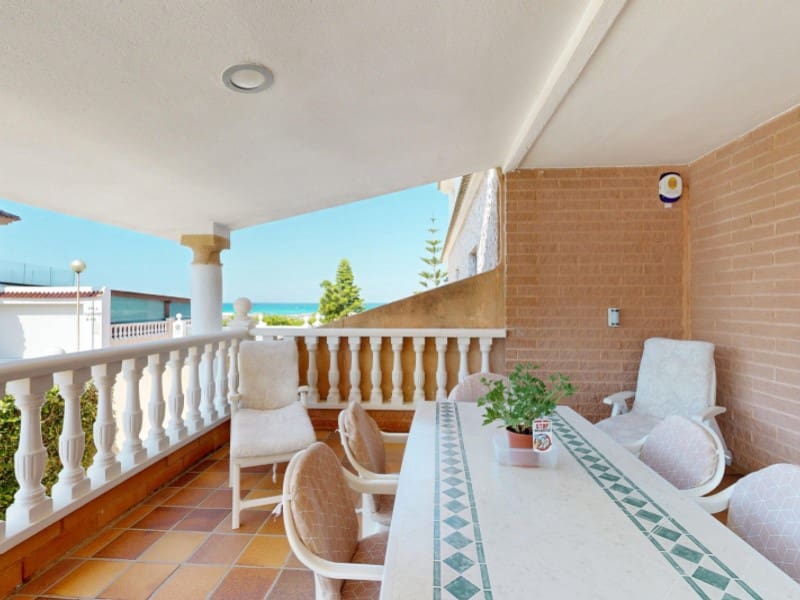 6 bedroom Villa for sale in La Manga del Mar Menor - € 995,000 (Ref: 9109063)